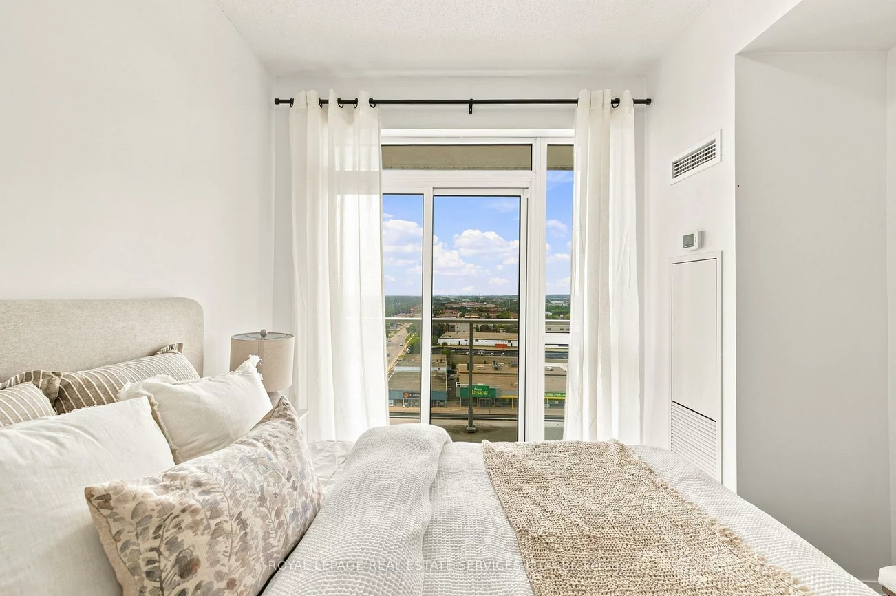 55, Speers, 1002 - CO Central, Oakville