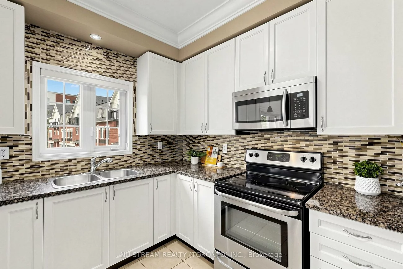 123, Georgian, 1015 - RO River Oaks, Oakville