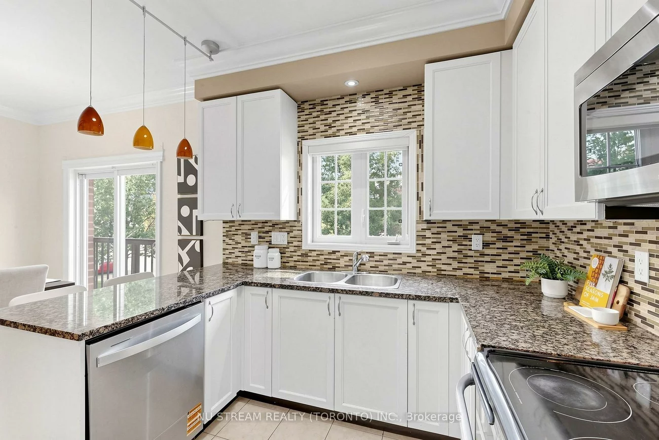 123, Georgian, 1015 - RO River Oaks, Oakville