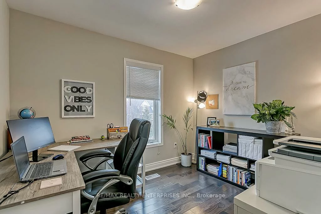 2386, Munn's, 1015 - RO River Oaks, Oakville