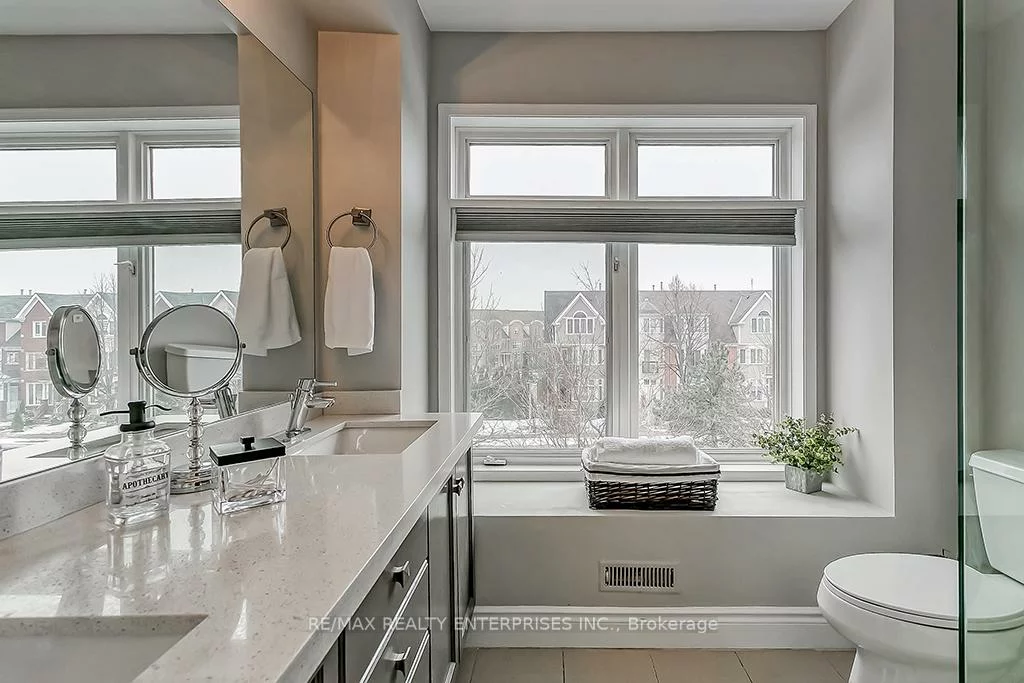 2386, Munn's, 1015 - RO River Oaks, Oakville