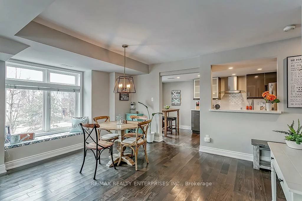 2386, Munn's, 1015 - RO River Oaks, Oakville