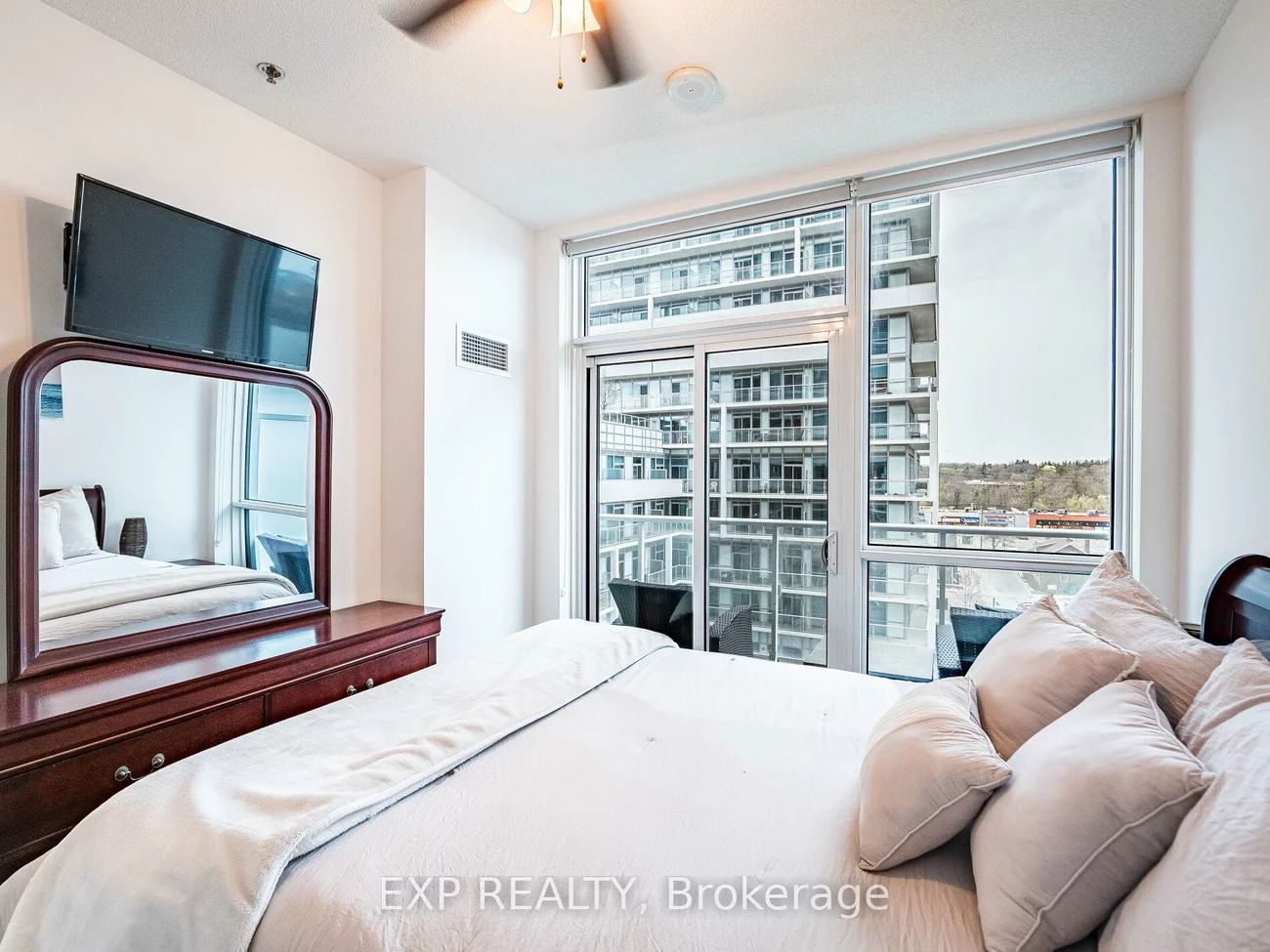 55, Speers, 1002 - CO Central, Oakville