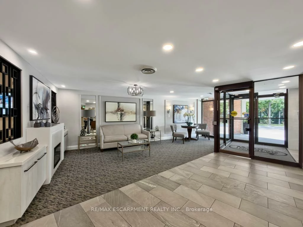 1230, Marlborough, 1003 - CP College Park, Oakville
