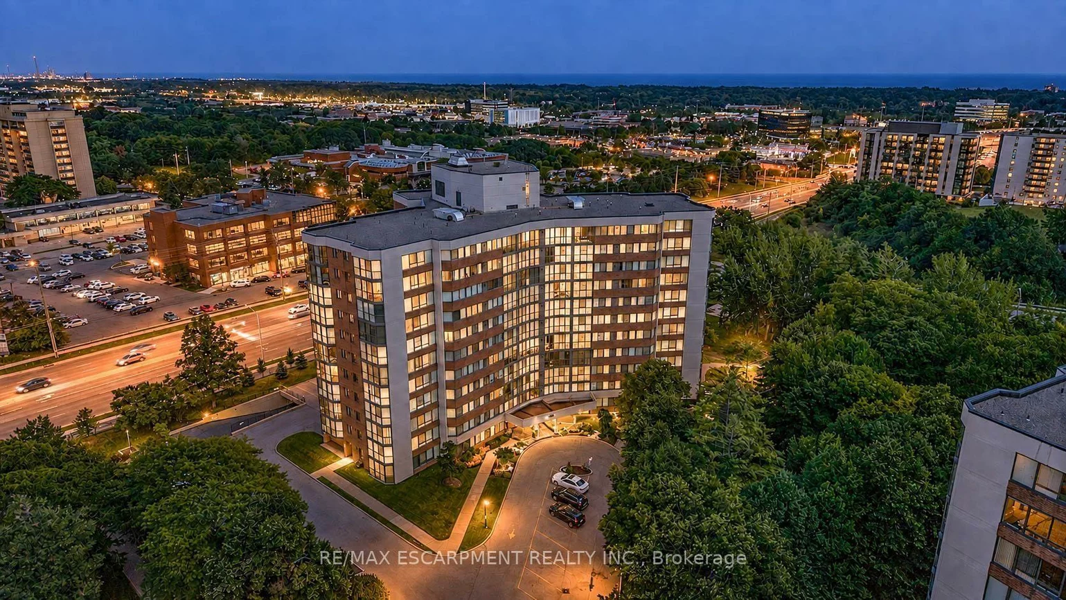 1230, Marlborough, 1003 - CP College Park, Oakville
