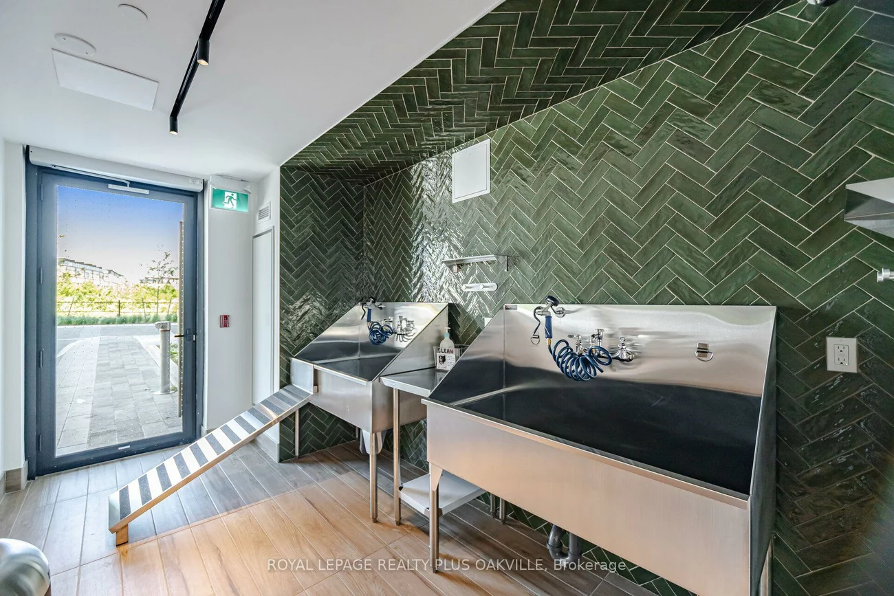 3079, Trafalgar, 1010 - JM Joshua Meadows, Oakville