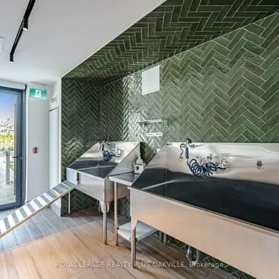 3079, Trafalgar, 1010 - JM Joshua Meadows, Oakville