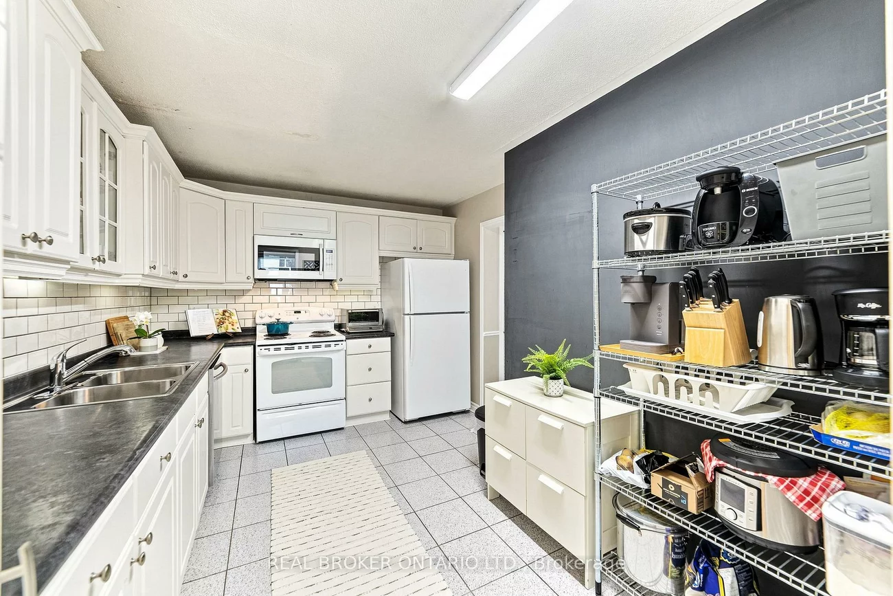1270, Gainsborough, 1005 - FA Falgarwood, Oakville