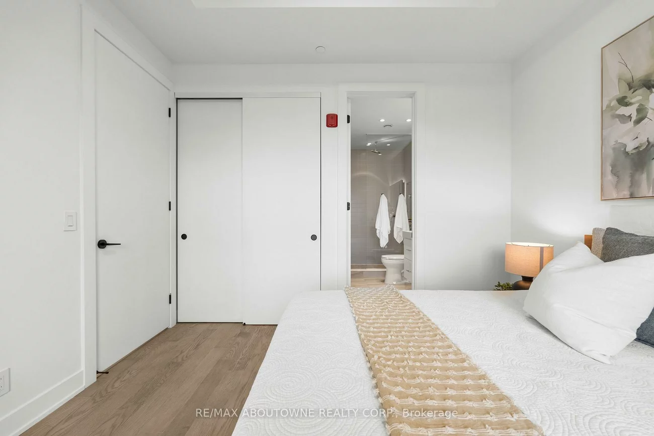 123, Maurice, 1002 - CO Central, Oakville