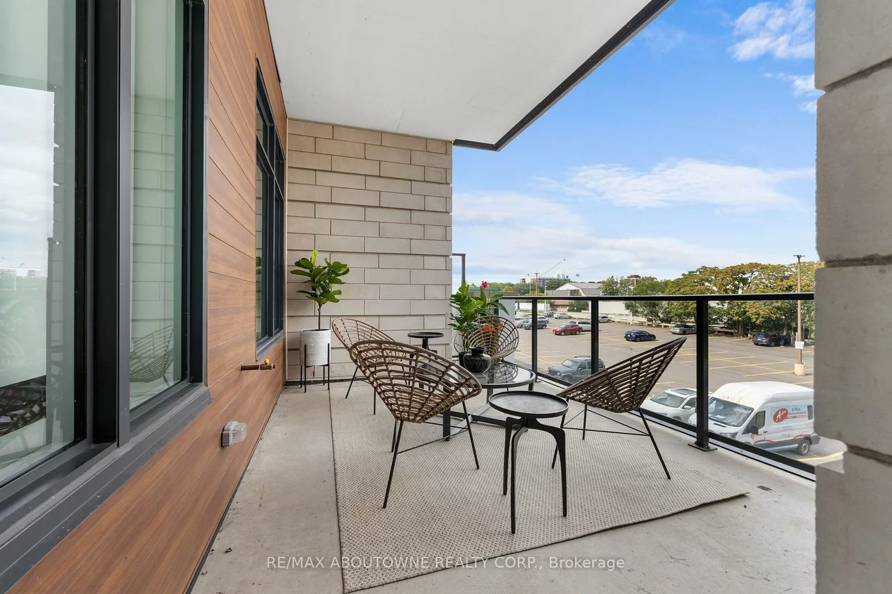 123, Maurice, 1002 - CO Central, Oakville