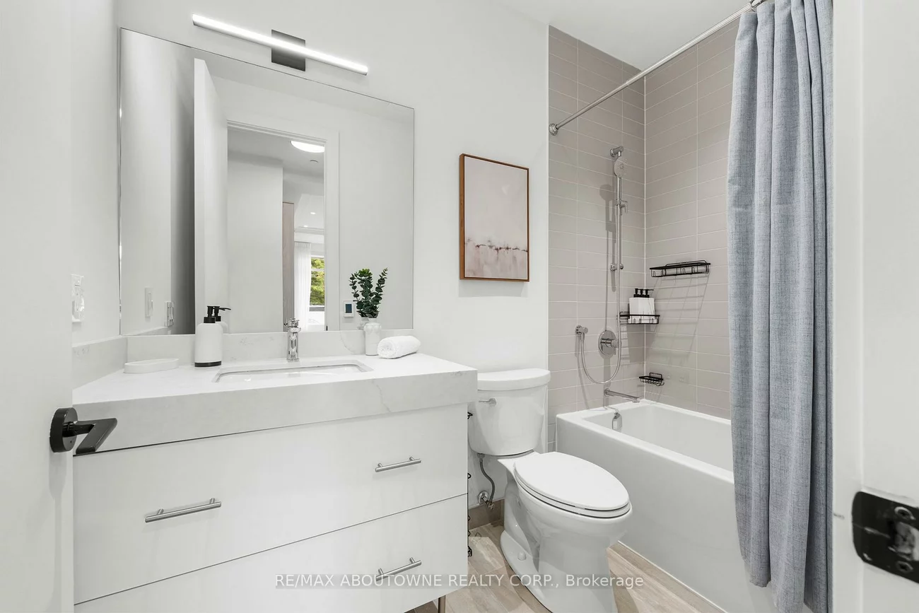123, Maurice, 1002 - CO Central, Oakville