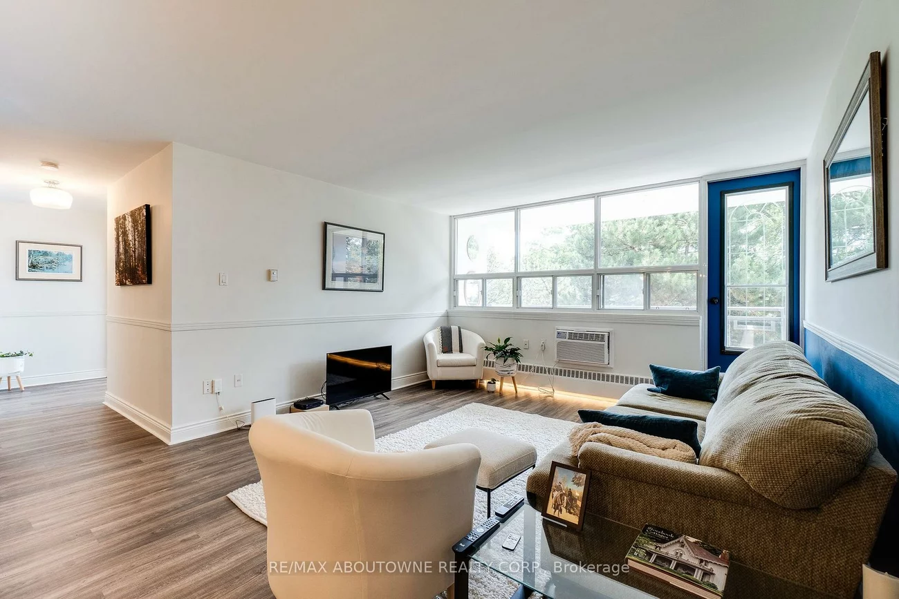 212, Kerr, 1002 - CO Central, Oakville