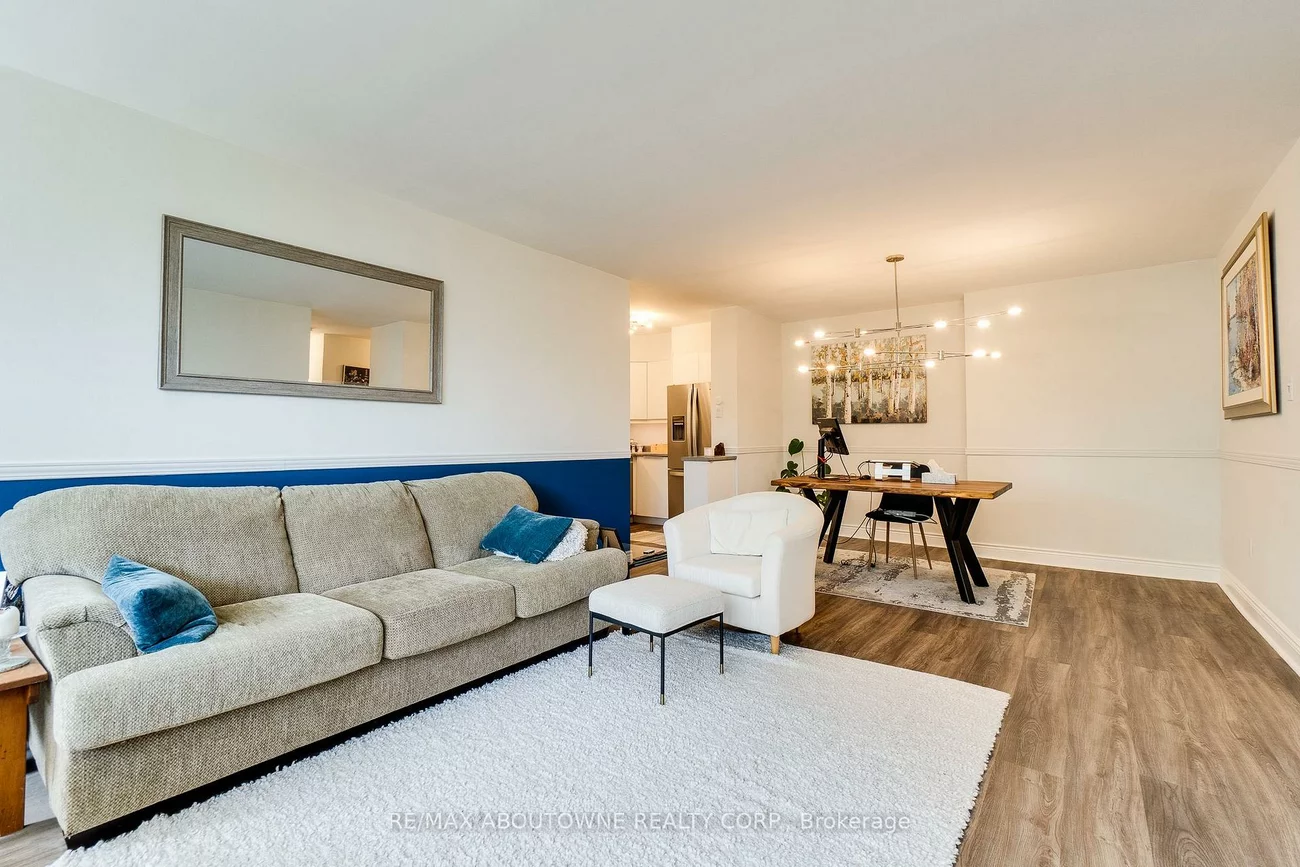 212, Kerr, 1002 - CO Central, Oakville