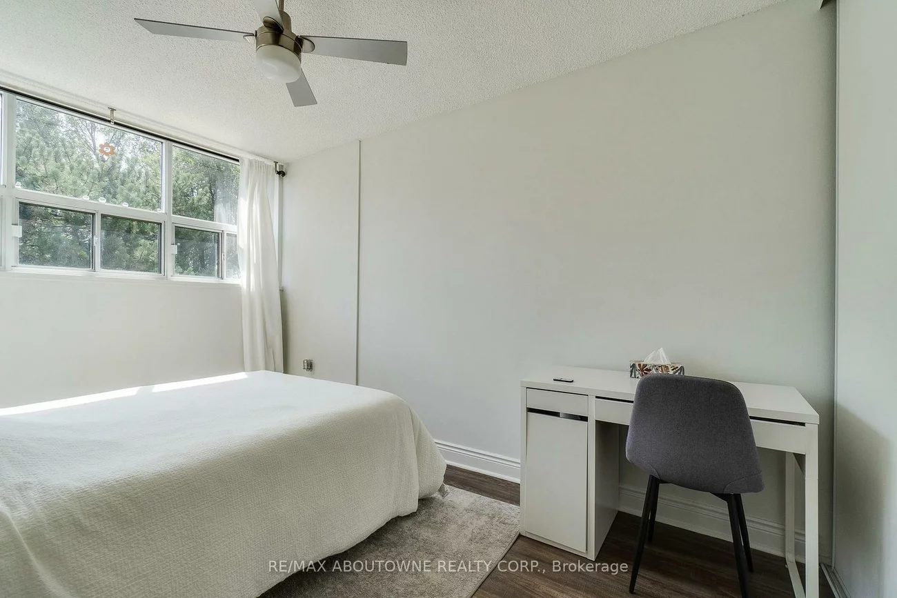 212, Kerr, 1002 - CO Central, Oakville