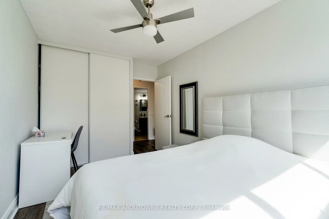 212, Kerr, 1002 - CO Central, Oakville