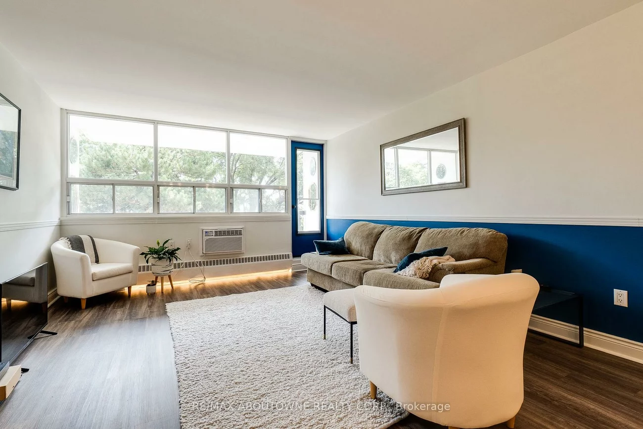 212, Kerr, 1002 - CO Central, Oakville