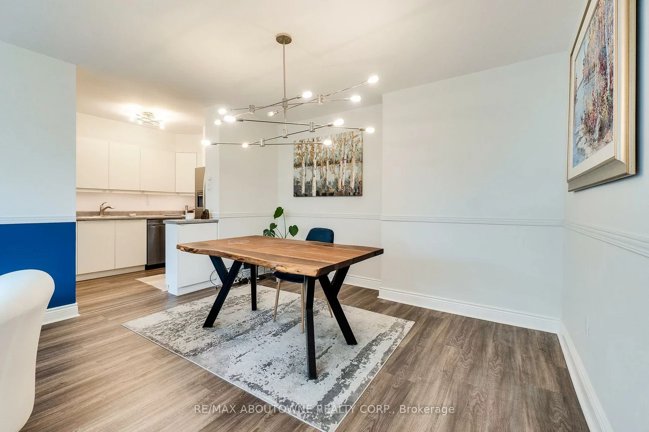 212, Kerr, 1002 - CO Central, Oakville