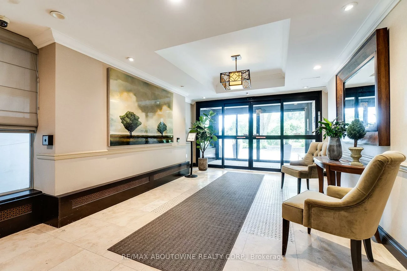 212, Kerr, 1002 - CO Central, Oakville