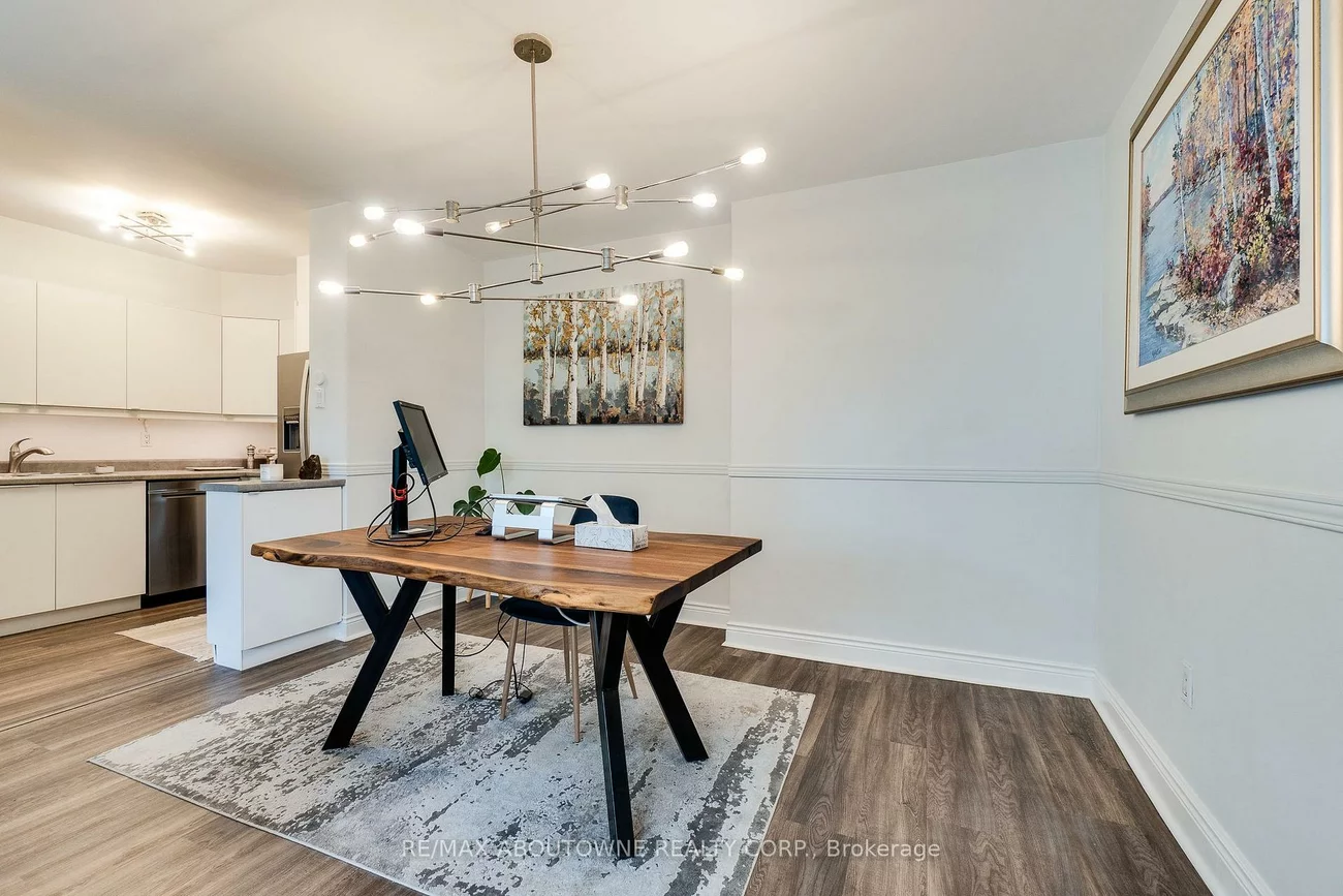 212, Kerr, 1002 - CO Central, Oakville
