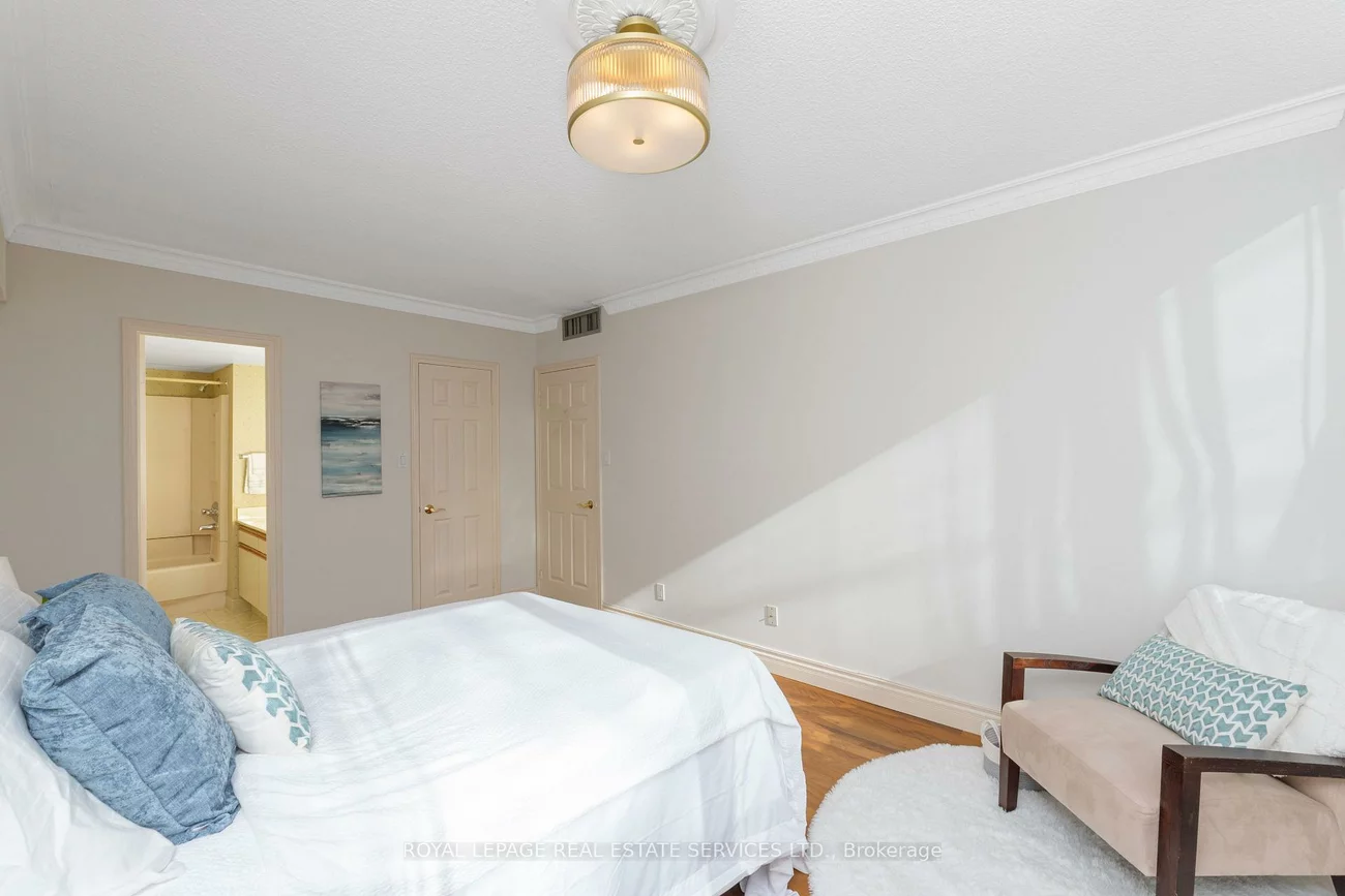 1240, Marlborough, 1003 - CP College Park, Oakville