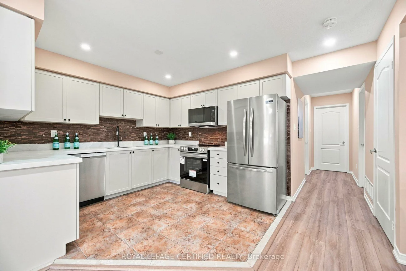 2551, Sixth, 1015 - RO River Oaks, Oakville