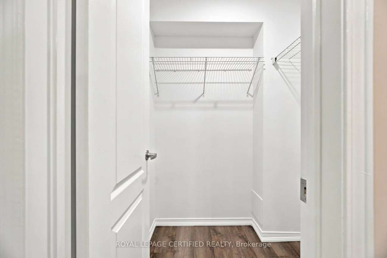 2551, Sixth, 1015 - RO River Oaks, Oakville