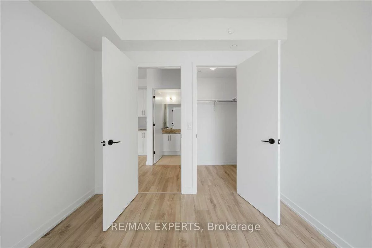335, Wheat Boom, 1010 - JM Joshua Meadows, Oakville