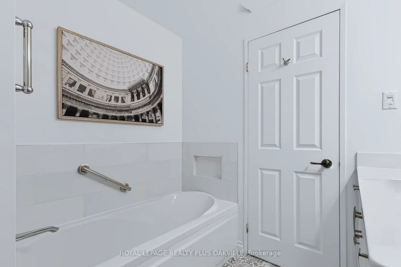 2511, Lakeshore, 1001 - BR Bronte, Oakville