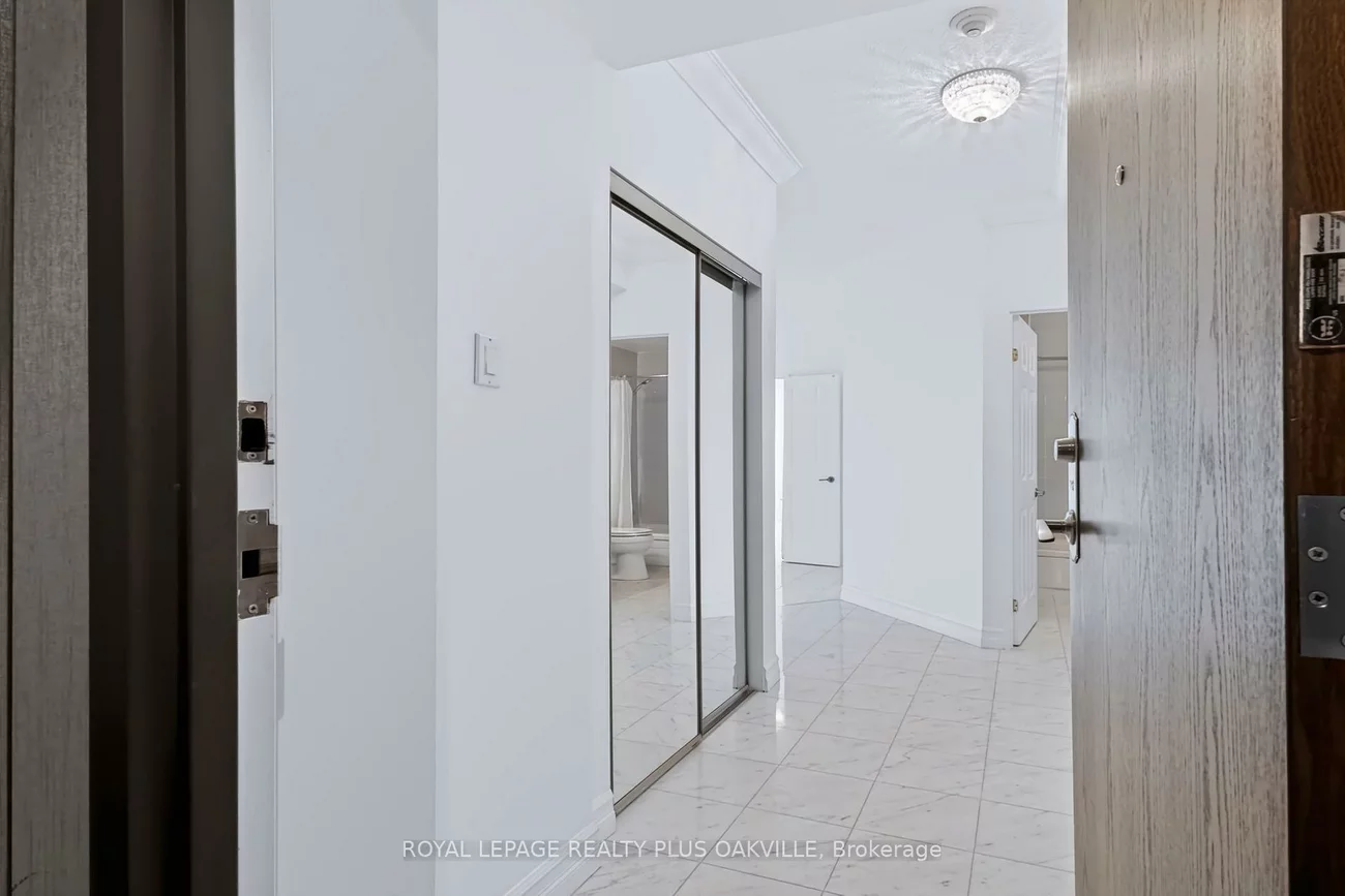 2511, Lakeshore, 1001 - BR Bronte, Oakville