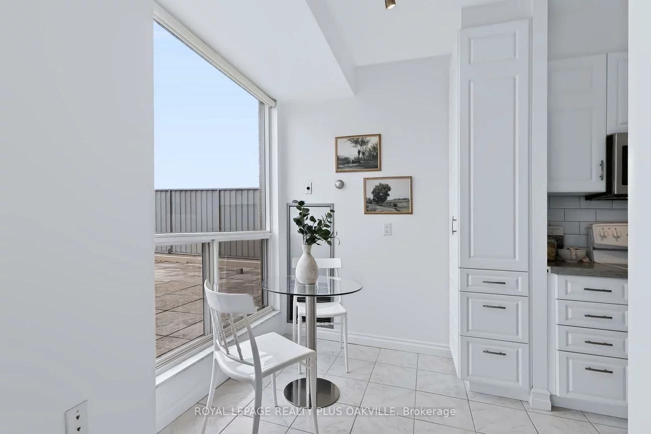 2511, Lakeshore, 1001 - BR Bronte, Oakville