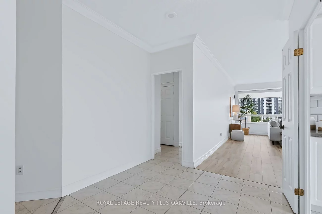 2511, Lakeshore, 1001 - BR Bronte, Oakville