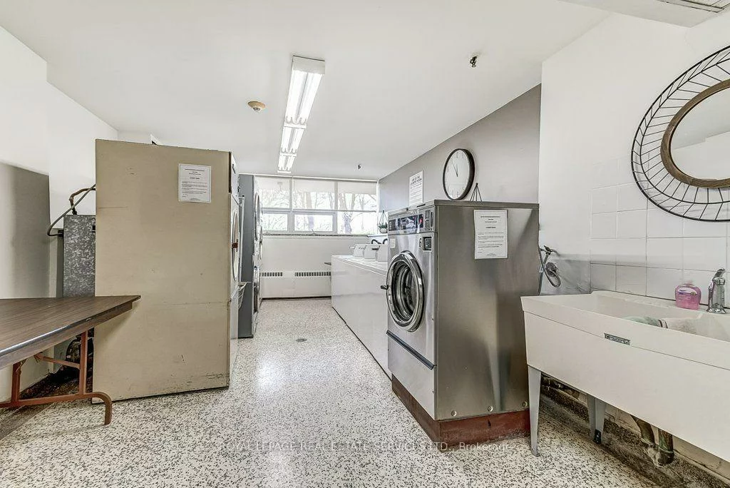 212, Kerr, 1002 - CO Central, Oakville