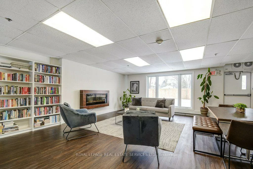 212, Kerr, 1002 - CO Central, Oakville