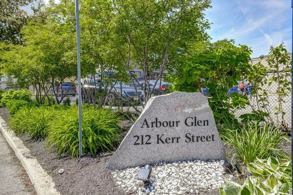 212, Kerr, 1002 - CO Central, Oakville