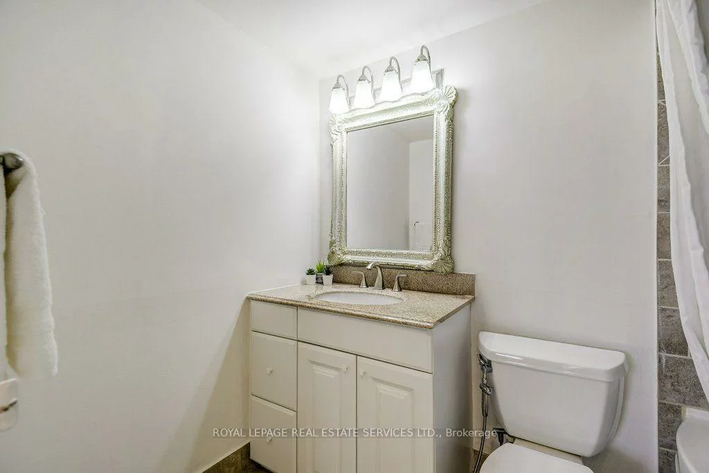 212, Kerr, 1002 - CO Central, Oakville