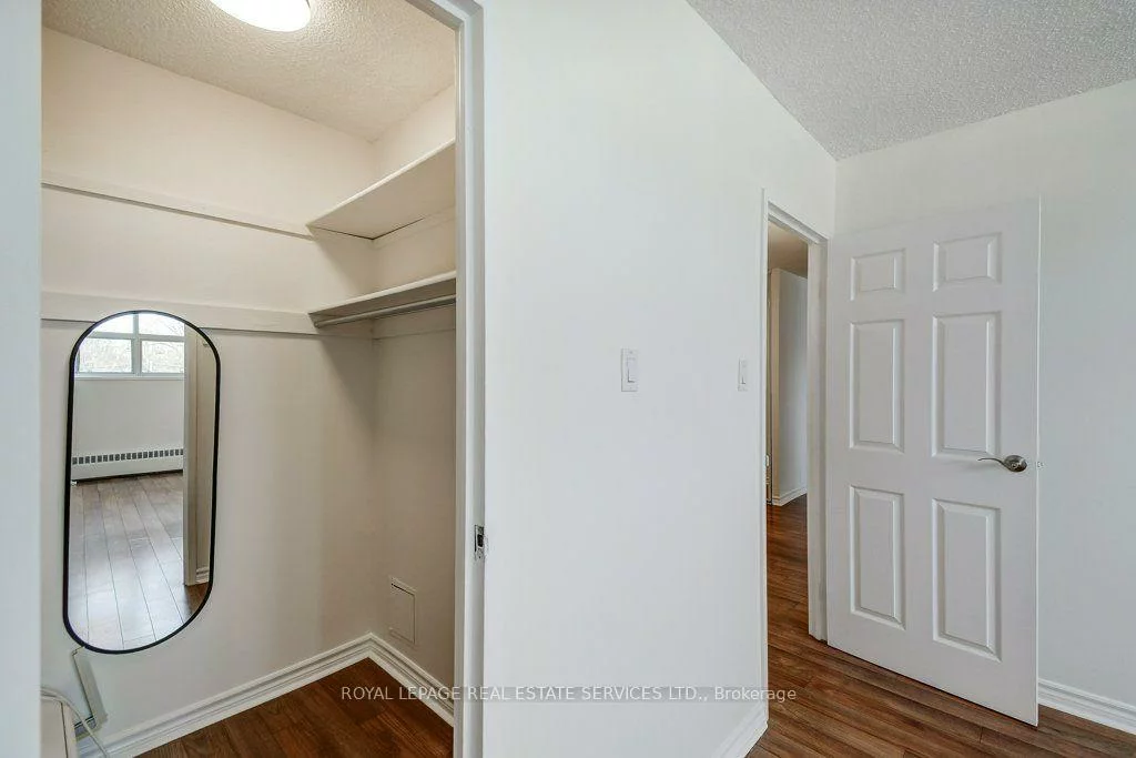 212, Kerr, 1002 - CO Central, Oakville