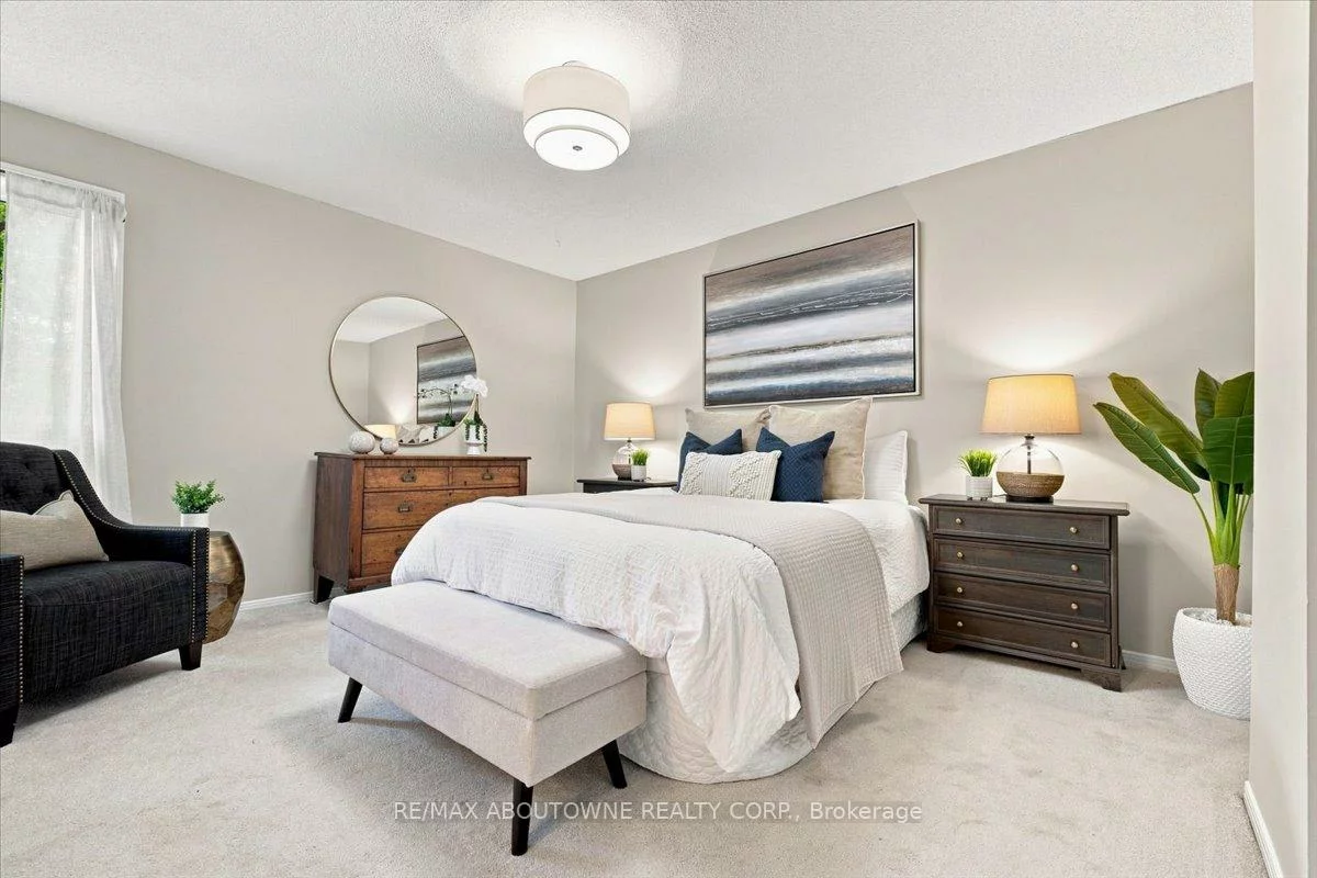 1250, Marlborough, 1003 - CP College Park, Oakville