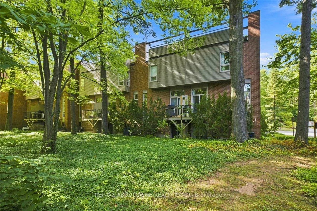 1250, Marlborough, 1003 - CP College Park, Oakville