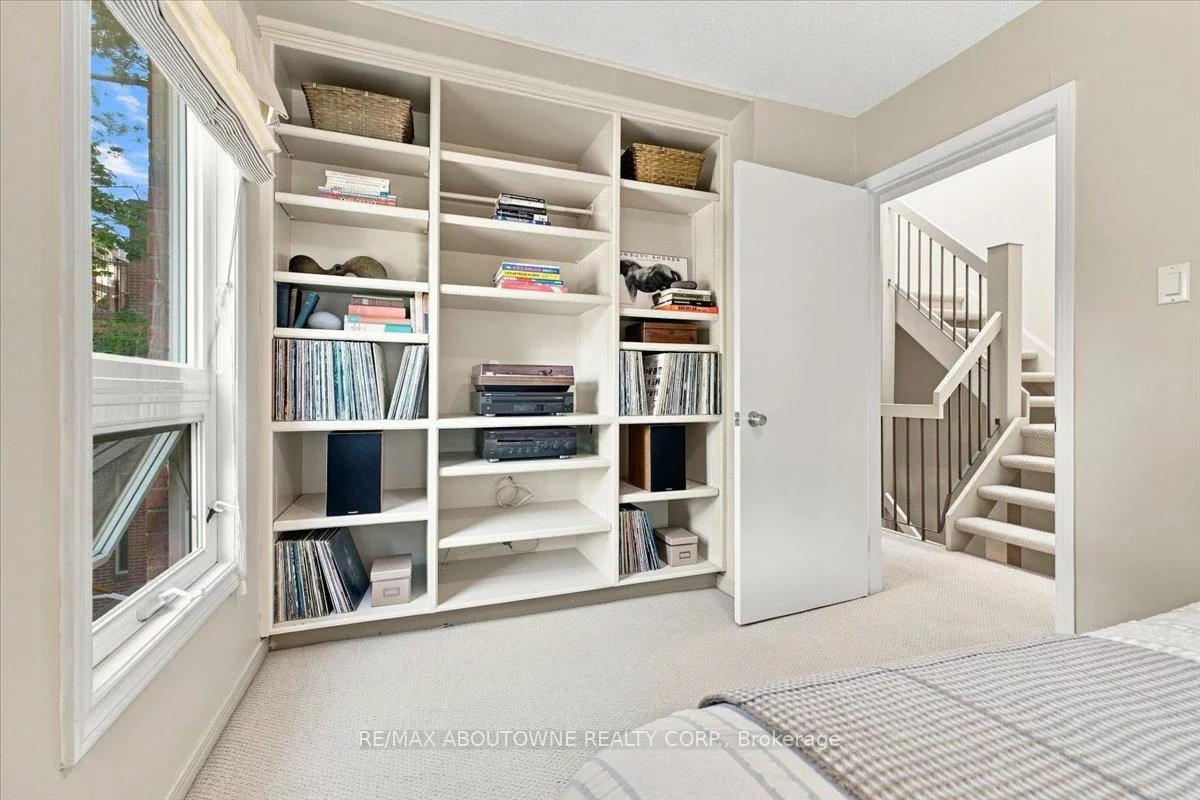 1250, Marlborough, 1003 - CP College Park, Oakville