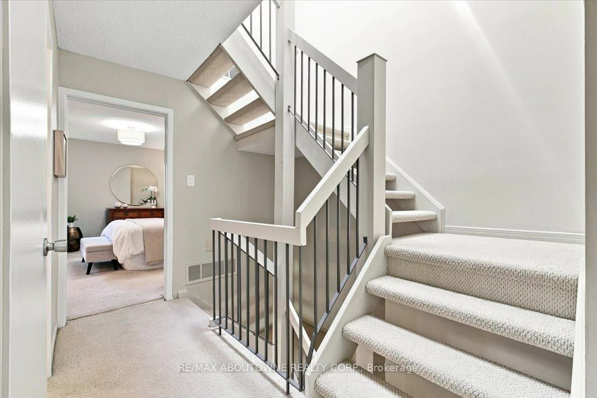 1250, Marlborough, 1003 - CP College Park, Oakville