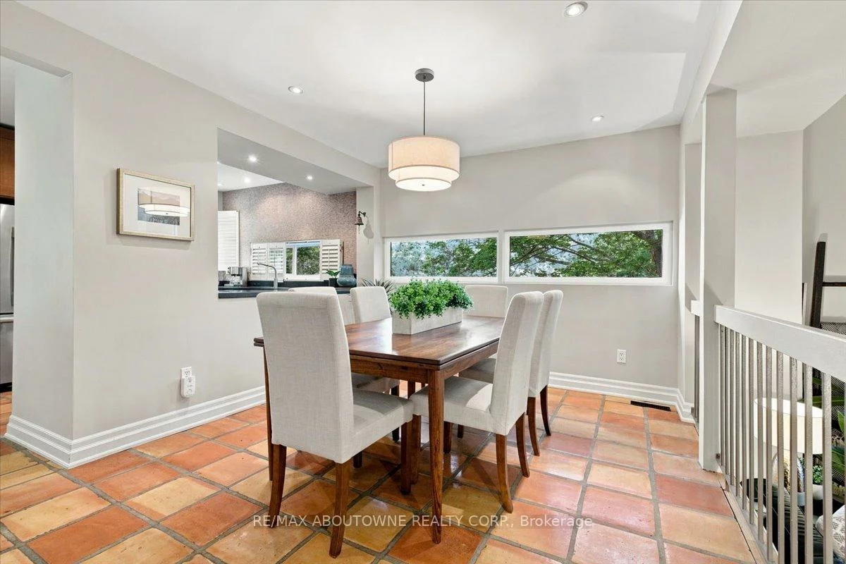1250, Marlborough, 1003 - CP College Park, Oakville