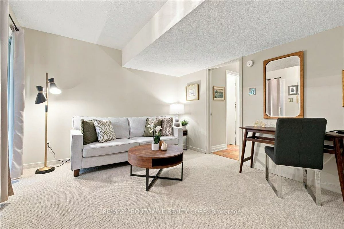 1250, Marlborough, 1003 - CP College Park, Oakville