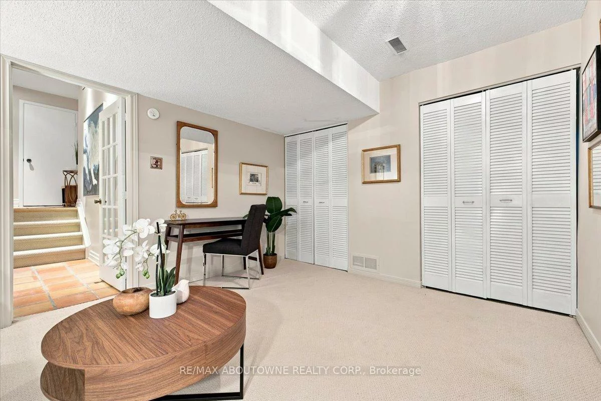 1250, Marlborough, 1003 - CP College Park, Oakville