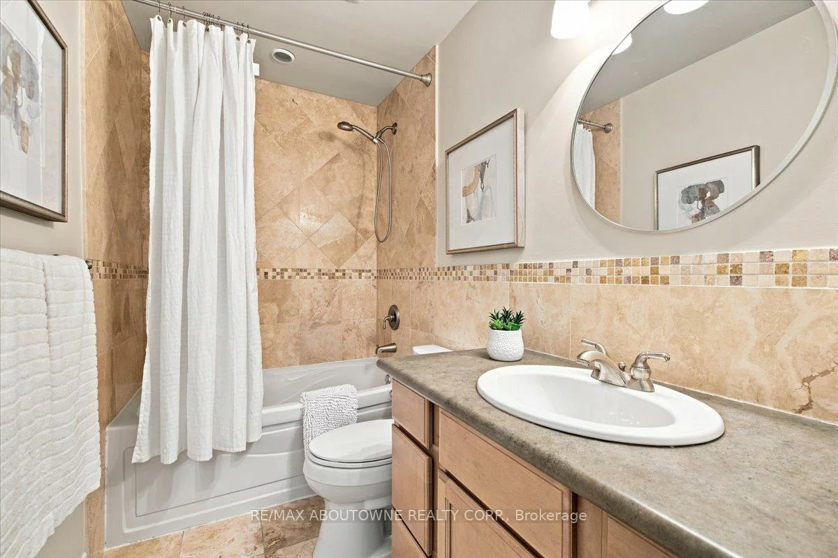 1250, Marlborough, 1003 - CP College Park, Oakville
