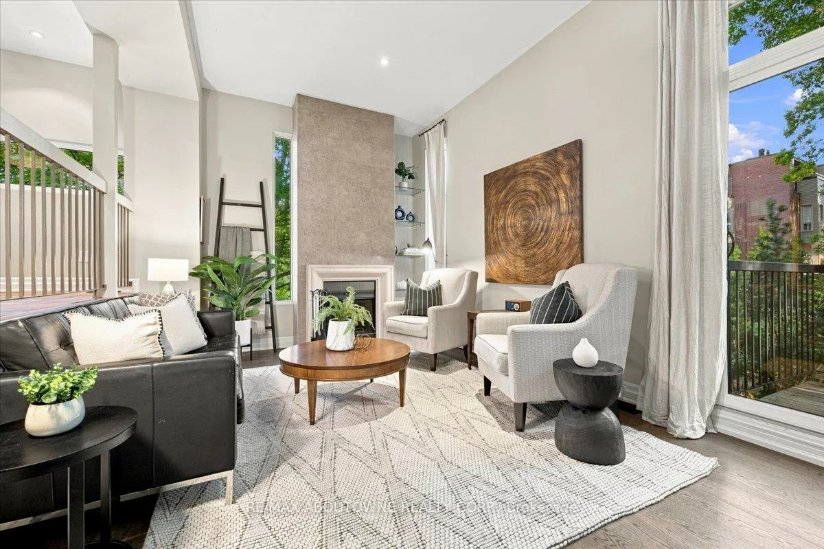 1250, Marlborough, 1003 - CP College Park, Oakville