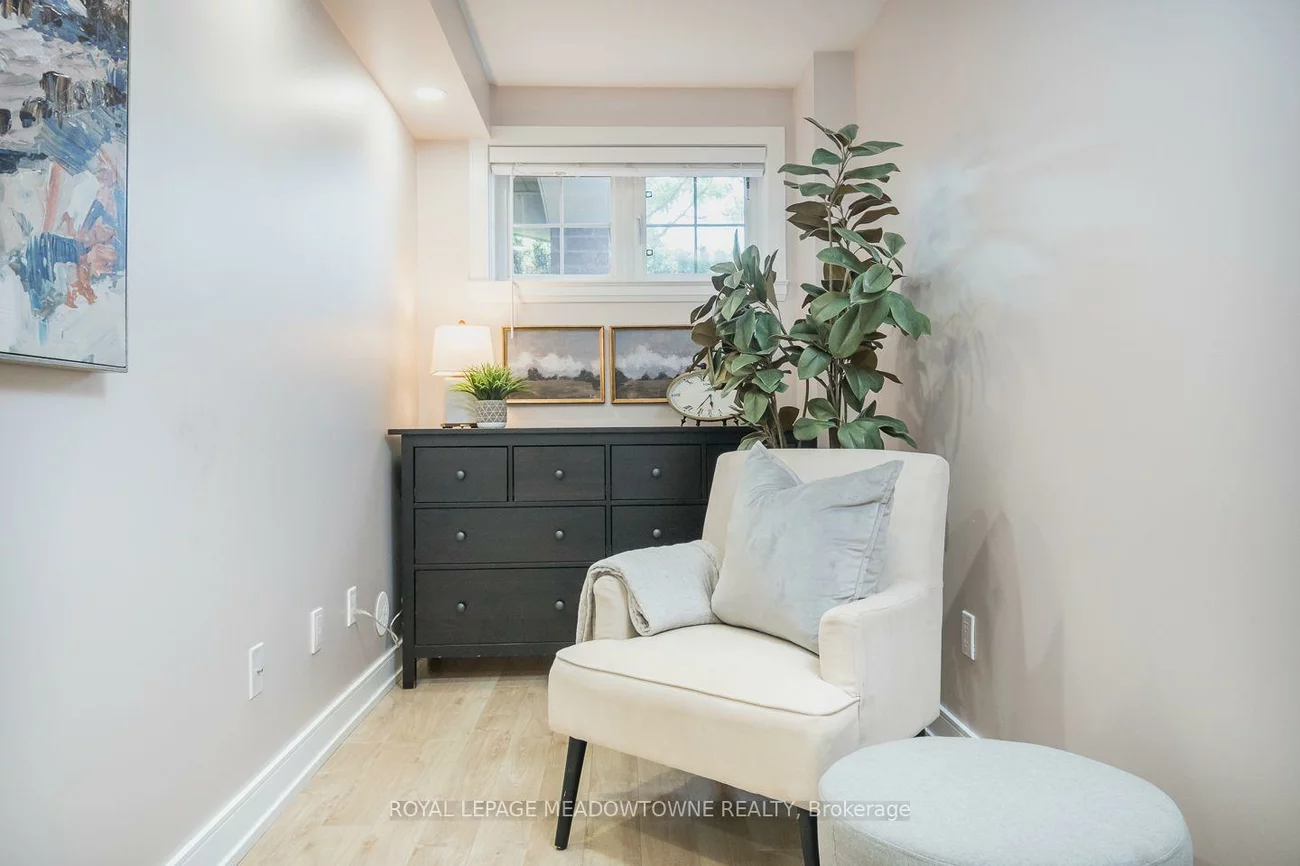 2563, Sixth, 1015 - RO River Oaks, Oakville