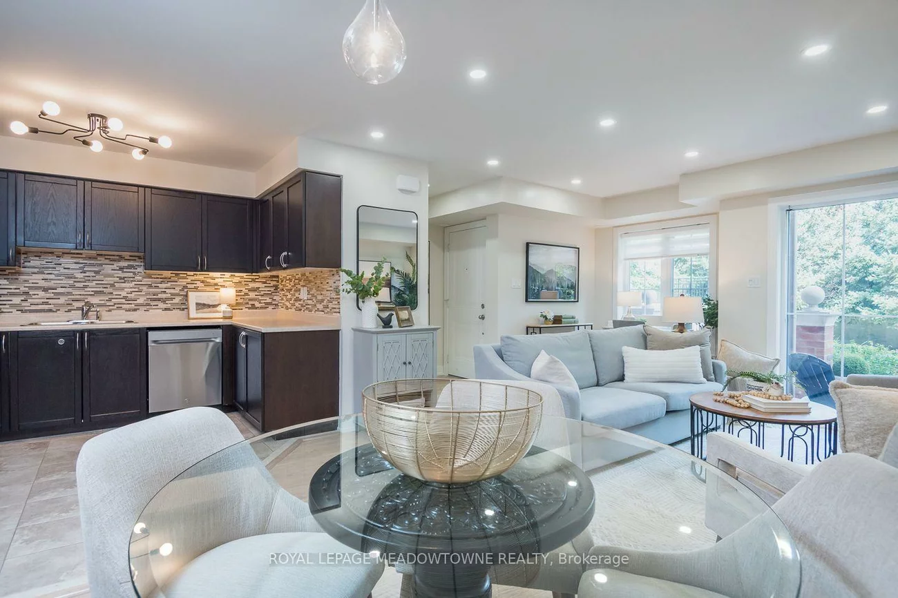2563, Sixth, 1015 - RO River Oaks, Oakville