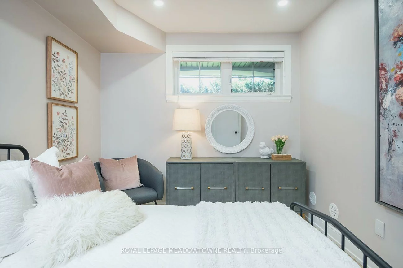 2563, Sixth, 1015 - RO River Oaks, Oakville