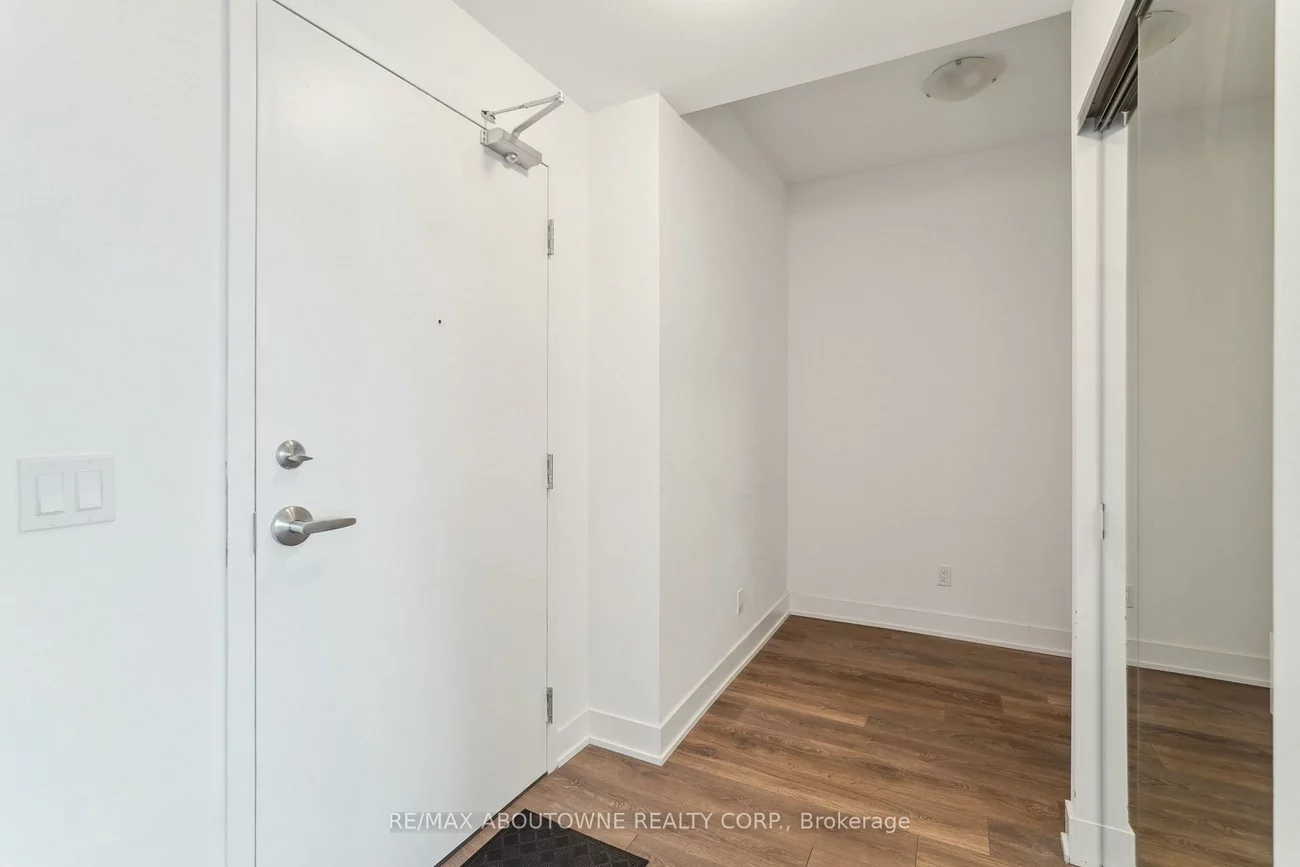297, Oak Walk, 1015 - RO River Oaks, Oakville