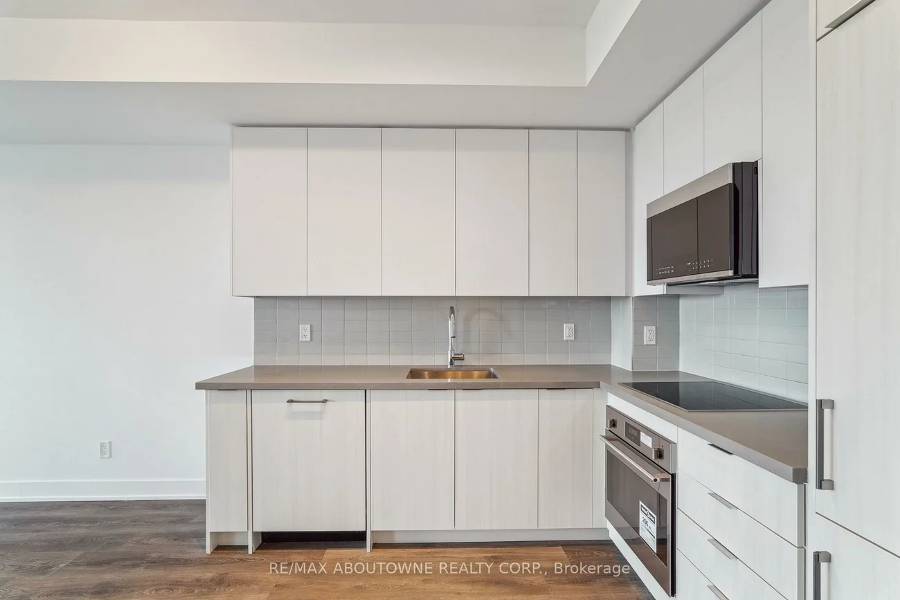 297, Oak Walk, 1015 - RO River Oaks, Oakville